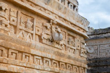 Meksika, Yucatan 'daki Chichen Itza arkeolojik alanındaki La Iglesia kilisesi. Chichen Itza UNESCO 'nun Dünya Mirası Bölgesi.