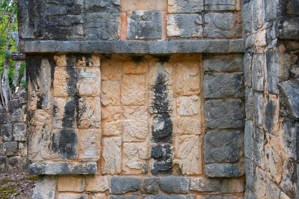 位于墨西哥尤卡坦Chichen Itza考古遗址的大祭司Tumba Del Gran Sacerdote墓 Chichen Itza是联合国教科文组织的世界遗产 — 图库照片
