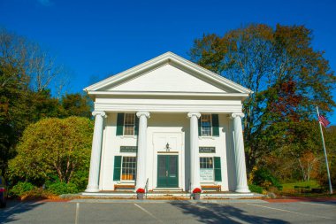 Lincoln Old Town Hall ve ABD Posta Ofisi Lincoln, Massachusetts MA 'nın tarihi şehir merkezinde 17 Lincoln Road, ABD. 