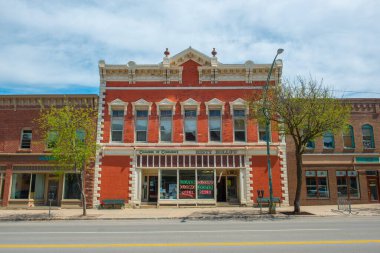 Tarihsel kumtaşı ve tuğla ticari binalar Market Caddesi 'nde Potsdam şehir merkezindeki ana caddede, New York, ABD' nin kuzeyinde.. 