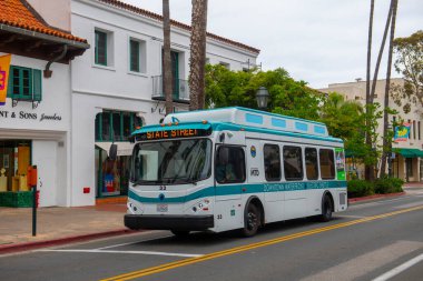 Santa Barbara Metropolitan Metropolitan Transit Bölgesi MTD kamu otobüsü şehir merkezindeki Waterfront Elektrik Mekiği Santa Barbara, Kaliforniya CA, ABD. 