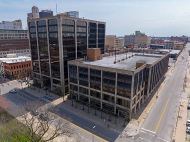 Lucas County Savcısı, Toledo, Ohio OH, ABD merkezindeki 711 Adams Caddesi 'nde hava manzaralı.. 