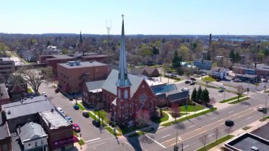 St Paul 's United Metodist Kilisesi hava görüntüsü 201 S Monroe Caddesi tarihi şehir merkezi Monroe, Michigan MI, ABD. 