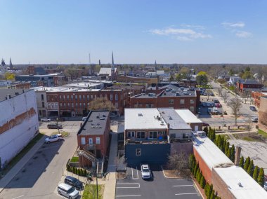 Tarihi Monroe, Michigan MI, ABD 'de E Elm Bulvarı üzerinde tarihi yerleşim yerleri manzarası. 