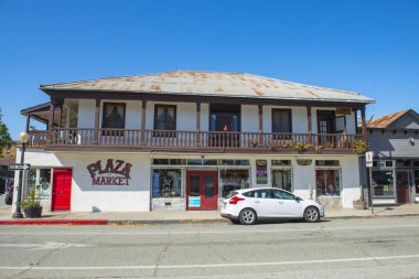 Plaza Market, 203. Cadde 'de tarihi şehir merkezi San Juan Bautista, San Benito County, Kaliforniya, ABD. 