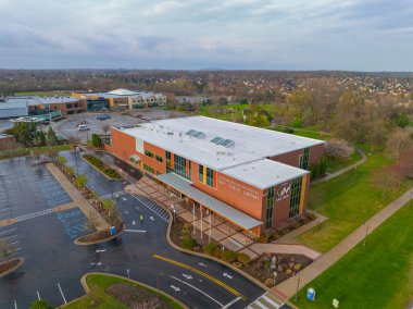 Novi Halk Kütüphanesi hava görüntüsü 45255 W 10 Mil Yolu şehir merkezi Novi, Oakland County, Michigan MI, ABD. 