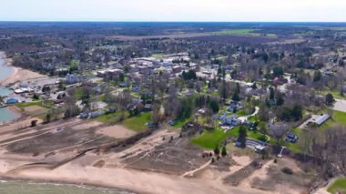 Huron Gölü 'ndeki tarihi deniz manzaralı bina. Lexington Köyü, Sanilac County, Michigan MI, ABD. 