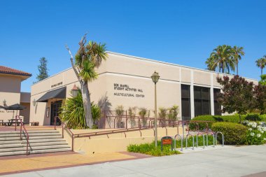 Bob Shapell Öğrenci Faaliyetleri Salonu ve Santa Clara Üniversitesi, Santa Clara şehri, ABD. 