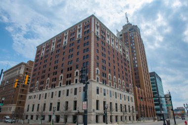 George W. Romney Binası ve Boji Kulesi, Lansing şehir merkezindeki Capitol Avenue, Michigan MI, ABD. 