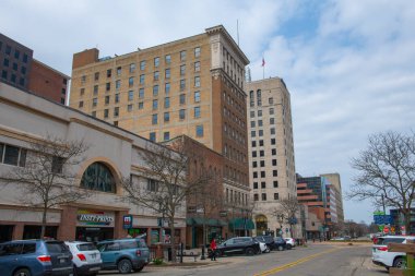 Tarihi şehir merkezindeki Allegan Caddesi 'ndeki S Washington Meydanı' ndaki tarihi ticari binalar, Lansing, Michigan MI, ABD. 