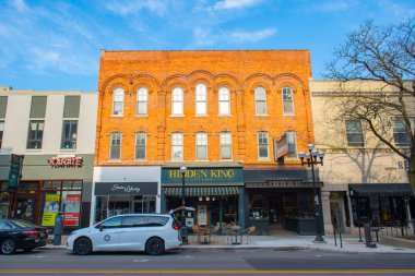 S Main Caddesi 'ndeki tarihi ticari binalar E Liberty Caddesi ile Washington Caddesi arasındaki tarihi Ann Arbor, Michigan MI, ABD. 
