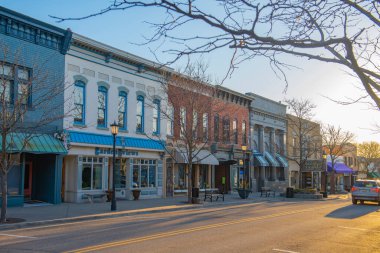 Tarihi şehir merkezi Northville, Michigan MI, ABD 'de N Center Caddesi yakınlarındaki E Main Caddesi' ndeki tarihi ticari bina.. 