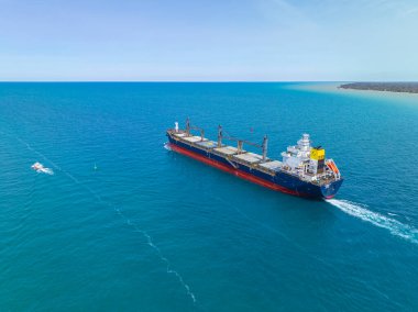 Toplu taşıyıcı BARBRO G St. Clair Nehri üzerinden Huron Gölü 'ne doğru yelken açtı. Bu nehir Port Huron, Michigan, ABD ve Point Edward, Ontario, Kanada 'yı böldü.. 