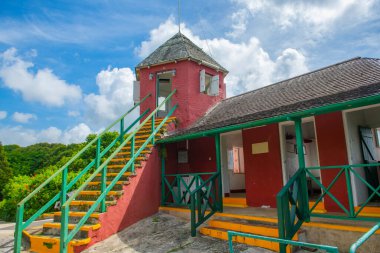 Gun Hill Sinyal İstasyonu, Barbados, St. George Parish 'te bir askeri karakol. Burası Barbados 'taki en büyük sinyal istasyonu..