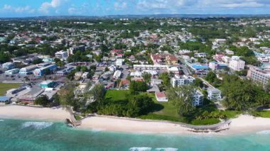 Hastings Sahili 'nin güney kıyısındaki Hastings Rocks Parkı' ndaki hava manzarası Hastings, Christ Church, Barbados.