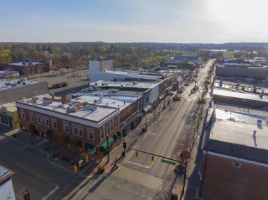 Tarihi ticari bina E Main Caddesi 'nde N Center Caddesi' nde Northville 'in tarihi şehir merkezinde, Michigan MI, ABD.