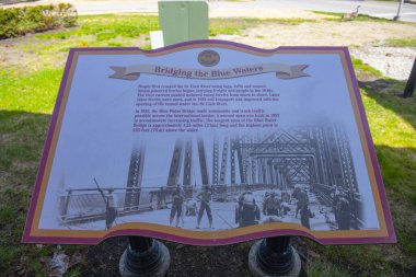 Blue Water Köprüsü 'nün tanıtımı Port Huron, Michigan, ABD' de. St. Clair Nehri üzerindeki bu köprü Port Huron, Michigan, ABD ve Point Edward, Ontario, Kanada 'yı birbirine bağlar..