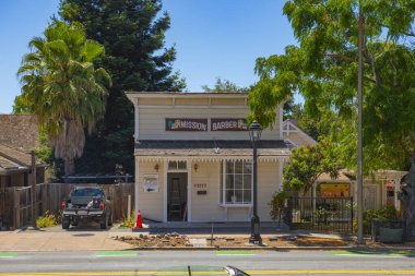 Tarihi şehir merkezi Fremont, Alameda County, Kaliforniya CA, ABD 'deki Mission Bulvarı' ndaki tarihi ticari binalar.