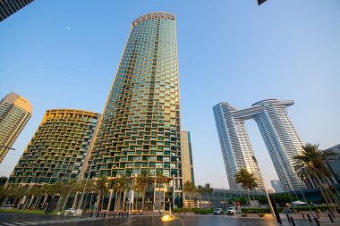 Burj Vista Kulesi ve Adres Gökyüzü Görünüm Kuleleri Burç Halife ilçesindeki Şeyh Muhammed bin Rashid Bulvarı, Dubai şehir merkezi, BAE.