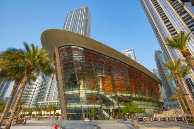 Dubai Opera Merkezi, Dubai, BAE 'deki Opera Bölgesi' nde yer alan bir sanat merkezidir..