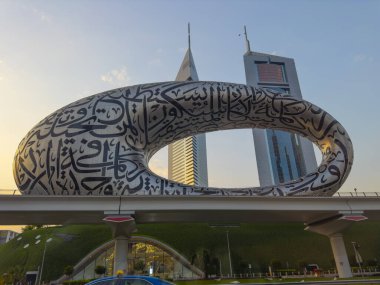 Şeyh Zayed Yolu 'ndaki Geleceğin Müzesi Dubai, BAE' de..