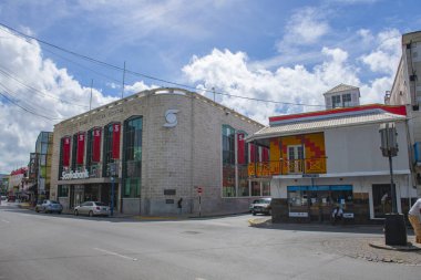 Bridgetown, Barbados 'un tarihi şehir merkezinde Broad Caddesi' ndeki Nova Scotia Bankası. Tarihi Bridgetown ve Garnizonu UNESCO 'nun Dünya Mirası Bölgesi.