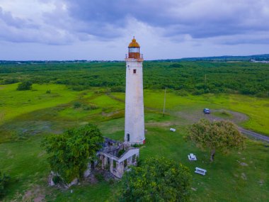 Saint Lucy Parish, Barbados 'daki Harrison' s Point Deniz Feneri hava manzarası.
