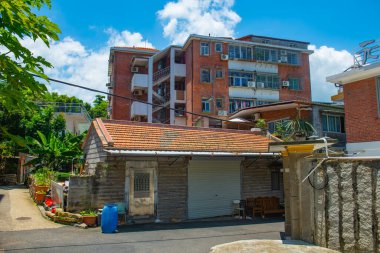 Gulangyu ya da Kulangsu Adası, Siming Bölgesi, Xiamen Şehri, Fujian Eyaleti, Çin 'deki tarihi sömürge binası. Kulangsu, Uluslararası Tarih Yerleşkesi UNESCO 'nun Dünya Mirası Alanıdır..