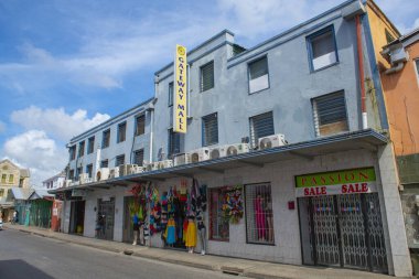 Bridgetown, Barbados 'un tarihi şehir merkezinde Milk Market Yolu' ndaki tarihi ticari binalar. Tarihi Bridgetown ve Garnizonu UNESCO 'nun Dünya Mirası Bölgesi.