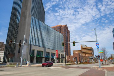 Edison Binası, Toledo şehir merkezindeki 303 N Summit Caddesi, Ohio OH, ABD. Bu bina ProMedica ve KeyBank 'a ev sahipliği yapıyor.