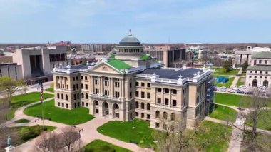 Lucas County Adliyesi hava görüntüsü Toledo şehir merkezindeki 700 Adams Caddesi, Ohio OH, ABD.