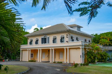 Bridgetown, Saint Michael, Barbados 'daki Garrison tarihi köyündeki tarihi konutta. Tarihi Bridgetown ve Garnizonu 2011 yılından bu yana UNESCO 'nun Dünya Mirasları Alanıdır..