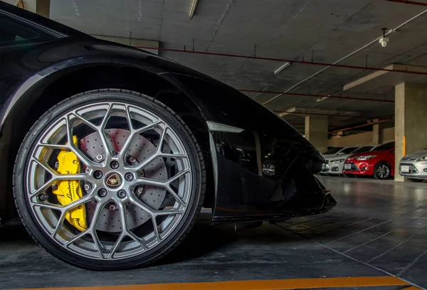 Bangkok Tajlandia Sty 2021 Zbliżenie Koła Black Lamborghini Sports Car — Zdjęcie stockowe