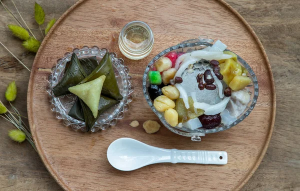 Traditioneel Chinees Ijs Zoet Dessert Heerlijk Hier Zijn Vele Granen — Stockfoto