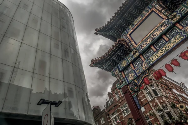 Лондон Англия Марта 2019 Года Контраст Современного Стеклянного Здания Входными — стоковое фото