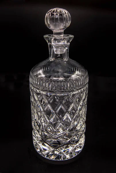 Lege Kristallen Decanter Met Gravure Afgesloten Met Een Glazen Stop — Stockfoto