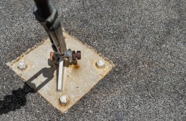 Kablo askısı için bir tekne paraşütü detayı. Çelik döngü, Fastening and Connections konsepti, Seçici odak.