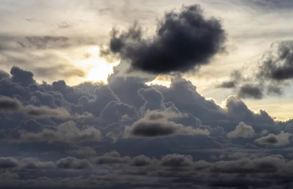Céu Bonito Acima Das Nuvens Com Luz Dramática Eles Podem — Fotografia de Stock