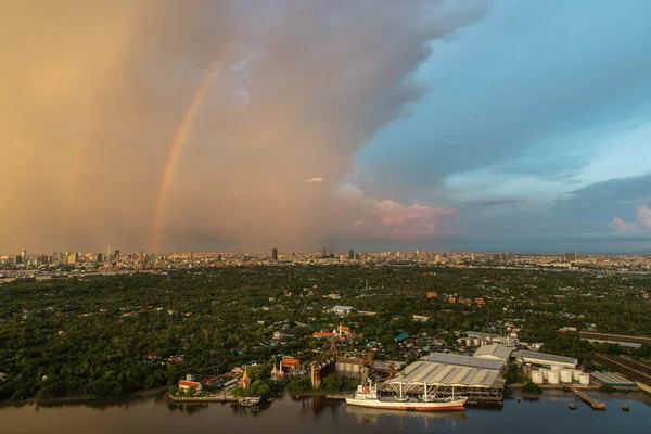 Bangkok Thailandia Lug 2021 Arcobaleno Colorato Nel Cielo Sopra Grattacielo — Foto Stock