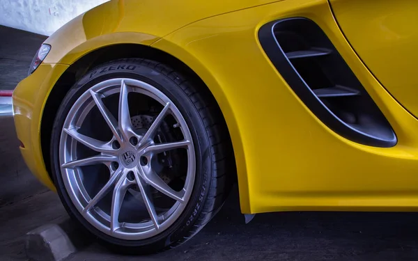 Bangkok Thailand Jun 2021 Close Wheel Yellow Porsche Sports Car — Stock Photo, Image