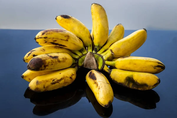 Bunch Lady Finger Bananas Tropical Fruit Natural Product Black Table — Fotografia de Stock