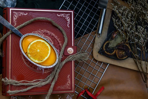 Postre Dulce Francés Tradicional Tarta Queso Naranja Sobre Hermoso Fondo — Foto de Stock