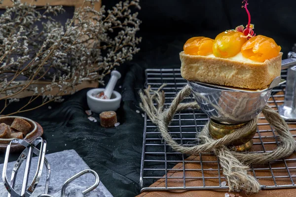 Sobremesa Doce Francesa Tradicional Torta Mayomgchid Belo Fundo Uma Peça — Fotografia de Stock