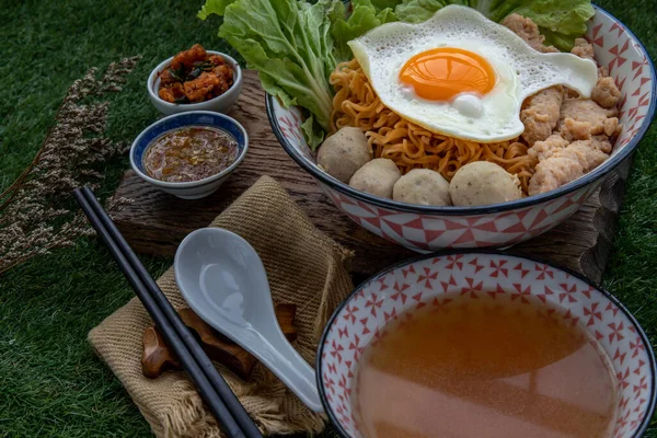 Boil Egg Noodles Pork Ball Minced Pork Fried Egg Vegetables — Stock Photo, Image