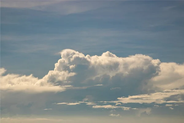 Céu Bonito Com Fundo Nuvens Suavidade Das Nuvens Brilho Céu — Fotografia de Stock