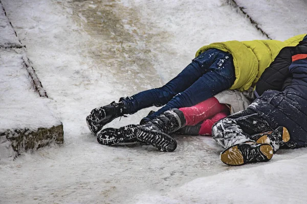 Children Wallow Snow Hill Games Children Snowy Weather — Stock Photo, Image