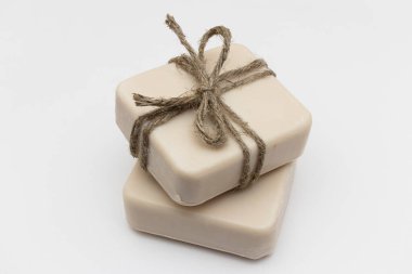 Sütlü el yapımı sabun. Hindistan cevizi ve zeytinyağlı el yapımı sabun. Cilt bakımı için doğal organik ev kozmetikleri. Anti-selülit tedavileri