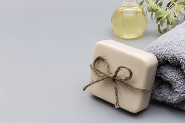 Sütlü el yapımı sabun. Hindistan cevizi ve zeytinyağlı el yapımı sabun. Cilt bakımı için doğal organik ev kozmetikleri. Anti-selülit tedavileri