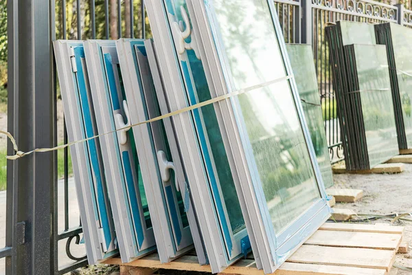 New Sealed Glass Units Building Site Storage Preparation Installation Windows — Stock Photo, Image