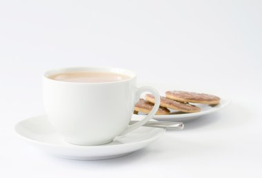 Çay bir fincan Çikolatalı Bisküvi plakalı